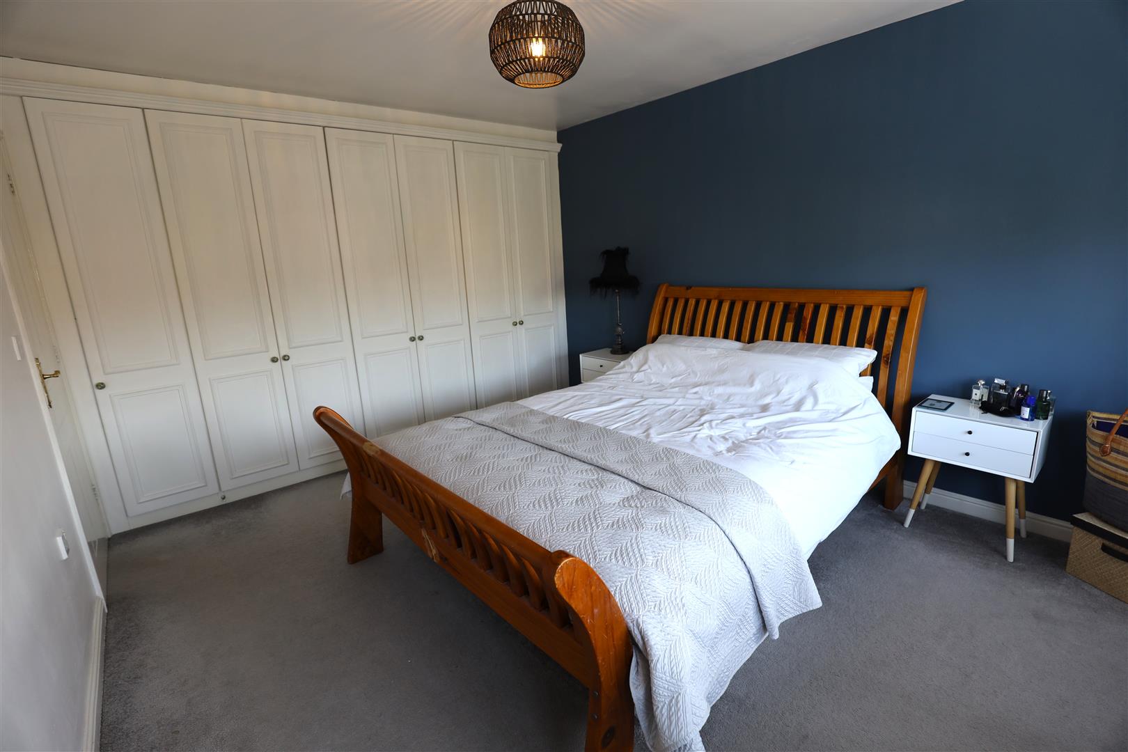 9 Clos Brenin, Brynsadler, CF72 9GA